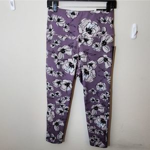 Kay Unger purple floral active athletic leggings size large new!!! Worn once.